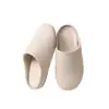 Pantuflas de algodón PU silenciosas e impermeables para hombre, adecuadas para otoño e invierno, con diseño de talón semiabierto, estilo nuevo, suela suave y características antideslizantes, también disponibles para mujer