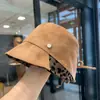 Sombrero de pescador retro con estampado de leopardo y retazos para mujer, adecuado para primavera, otoño e invierno, versátil, estiliza el rostro, protección solar, plegable, de ala ancha