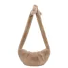 Bolso Cruzado de Felpa de Gran Capacidad para Mujer para Invierno, Bolso Tipo Dumpling Simple Versátil de Gama Alta para el Trabajo y los Viajes Diarios
