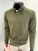 Moletom masculino estilo americano de peso pesado em fleece com gola alta, perfeito para outono e inverno, apresentando uma gola semi-alta e mangas compridas para aquecimento