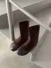 Botas femininas de outono e inverno 2026, estilo coreano, minimalistas, bico redondo, retalhos, afunilamento, cano curto, modernas e elegantes, que aumentam a altura, elásticas e afuniladoras