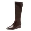 2026 Nuevo Estilo Botas Largas de Cuero Suave Plisado Punta Fina Tacón de Cuña para Mujer Retro Cierre Trasero Botas Altas Adelgazantes Commute Temperamento