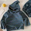 Ropa interior básica de felpa con capucha, casual, holgada, versátil, a rayas, para niños, Invierno 2026, Nuevas llegadas, Tops para niños pequeños y niños