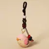 Pingente de chaveiro de carro de pássaro rechonchudo esculpido em madeira feito à mão, decoração fofa e requintada para bolsa para homens e mulheres, presente de aniversário