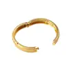 Pulsera Transfronteriza Chapada en Oro, Nueva Versión Ancha Retro Estilo Chino, Pulsera con Cierre de Flor de Cuatro Hojas, Joyería de Gama Alta Color Dorado