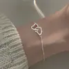 Pulsera Minimalista de Aleación Metálica Doble Forma de Corazón Estilo Coreano y Japonés para Mujer, Pulsera Pequeña de Corazones Entrelazados