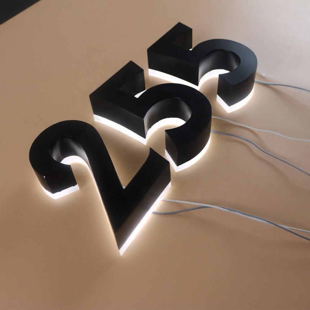 Factory-Outlet-outdoor-adverti