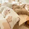 Juego de Cama de Cuatro Piezas de Terciopelo de Leche de Dibujos Animados para Invierno, Espesado, de Terciopelo Coral, Sábanas, Funda Nórdica, Juego de Cama de Tres Piezas de Nantong, Funda Nórdica con Forro Polar