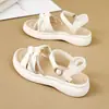 Sandalias para Mujer de Punta Abierta Parcialmente Estilo Nuevo 0513 Verano 2025 Chanclas Negras de Tacón Alto Zapatos Casuales para Mujer Transpirables que Aumentan la Altura