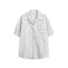 Yidao Vintage 2026 Verano Nuevo Estilo Japonés de Moda Bolsillo de Parche Cuello Cubano Rayas Holgada Casual Manga Corta Camisa para Hombre