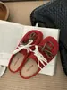Tênis de Lona da Moda com Cadarço 2025 para Uso ao Ar Livre, Novo Estilo Primavera e Verão, Sapatilhas Femininas Fechadas e Slip-On Antiderrapantes