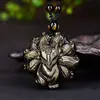 Colgante de obsidiana dorada natural con paisaje de dragón y zorro de nueve colas. Colgante de obsidiana dorada con cristal.