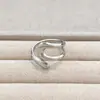 Anillo de Acero de Titanio para Comercio Exterior Transfronterizo Que No Se Desvanece, con Diseño de Corazón Hueco, Diseño de Nicho, Sensación de Lujo Ligero y Gama Alta, Anillo de Acero Inoxidable