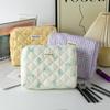 Bolsa de Cosméticos Acolchada Blanca con Lazo Pequeña Fresca y Linda Estudiante Bolsa de Almacenamiento Portátil Neceser de Gran Capacidad