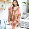 Xale Versátil para Primavera e Verão Lenço de Seda Versátil Multifuncional Mágico Lenço de Gaze Chiffon Toalha de Praia Lenço com Proteção Solar para Mulheres Venda por Atacado