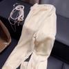 Recomendação da classe CHao! Sem textura D ~ novo para a primavera calça pantalona de seda com caimento aveludado de leite branco cremoso para mulheres