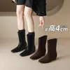 Wei Wei Girl 018-1 Estilo Simples Botas Curtas com Salto Escondido Femininas Versátil Elástico Emagrecedoras Bico Quadrado Botas de Cano Médio