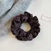 Elástico de cabelo floral de camada dupla, retrô e elegante, estilo coreano, um scrunchie luxuoso e sofisticado para o uso diário e para ir ao trabalho.
