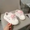 Zapatillas de Skate para Niños Zapatillas Deportivas para Niñas Primavera y Otoño Nuevo Estilo Coreano Dibujos Animados Zapatos Casuales Ligeros Antideslizantes Zapatillas de Correr para Niñas