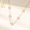 Collar de Acero Inoxidable Trébol de Cinco Hojas Degradado, Cadena Versátil de Suéter de Lujo Ligero, Cadena para Clavícula, Joyería Transfronteriza de Acero de Titanio