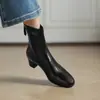 Botas versátiles elásticas de otoño e invierno con tacones gruesos, punta cuadrada, superficie suave, botas Martin adelgazantes, botas retro de mujer sin cordones para commuting de comercio exterior transfronterizo