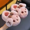 Chinelos de algodão de inverno para crianças, para meninos e meninas, quentes e de pelúcia, com design de cachorrinho, adequados para uso doméstico pai-filho, com sola grossa, com calcanhar fechado