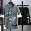 Camiseta Masculina de Manga Curta Marca Moderna 2026 Novo Verão Solta Seda Gelada Manga Meia Manga Masculina Estampada Tops Jovens