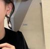 Fiebre coreana mismo estilo pendientes de perla retro luz fuerte deslumbrante plata 925 estilo Hong Kong temperamento pendientes de influencer tachuelas