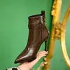 Botas Femininas Elegantes de Salto Alto com Bico Fino para Outono/Inverno 2026, Estilo Coreano Moderno, com Fivela de Couro, Salto Fino, Emagrecedoras