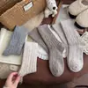 Calcetines de Lana de Punto Grueso Color Sólido 2025 Estilo Old Money Otoño e Invierno Moda Retro para Mujer Calcetines Gruesos Cálidos de Media Pantorrilla Caídos