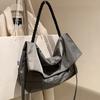 Bolsa Feminina de Grande Capacidade 2025 Nova Bolsa Transversal de Tecido Oxford Outono e Inverno Ins Nicho Ombro Único Axila Tote