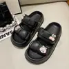 Sandalias de verano para mujer de doble uso para exteriores, modelo nuevo 2023, suela plana gruesa y suave, cómodas para caminar, antideslizantes, sandalias de hada a la moda