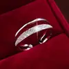 Anillo de diseño geométrico hueco con circonita, moderno y a la moda; anillo de cobre puro para mujer, simple y versátil; exclusivamente para venta al por mayor transfronteriza