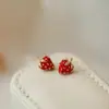 Dulces Mini Aretes de Plata de Fresa Roja Nuevo Estilo Caliente 2025 Exquisitos Pequeños Aretes Nicho de Alta Gama para Mujer