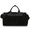 Elegante y casual bolsa de viaje con compartimentos separados para artículos húmedos y secos, adecuada para entrenamiento de natación, con un asa para facilitar su transporte y almacenamiento