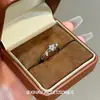Anillo de Camelia Plateado con Diseño de Nicho, Sencillo, Moderno, Personalizado, de Alta Gama, Exquisito, Ligero, Lujoso, Único y Versátil