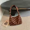 Bolso de axila de gamuza con lunares estilo coreano para mujer, nuevo modelo 2026, gran capacidad, ligero, adecuado para el trabajo y los desplazamientos, bolso de hombro tipo tote