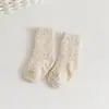 Calcetines de Invierno Cálidos y Gruesos de Coral Fleece para Niños con Puntos Antideslizantes para Uso en el Piso de Casa, Calcetines para Caminar de Bebé que No Sueltan Pelusa