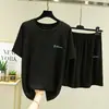 Pijama de máscara facial canelada de seda gelada para mulheres no verão, conjunto de 2 peças com shorts de manga curta, conjunto fino para ficar em casa e relaxar, pode ser usado na rua