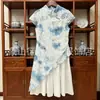 Qipao Infantil Tie-Dye Verano Nuevo Estilo Guizhou Yunnan Hecho a Mano Tie-Dye Seda y Lino Bordado Vestido Qipao Infantil