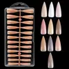 Set al por mayor de uñas casuales portátiles Parche de uñas Manicura nude para mujer Parche de uñas Color transparente hielo Producto terminado 240 piezas