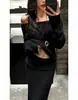 Conjunto de Tricô Estilo Desejo Puro com Uma Manga e Gola para Mulheres Suéter Macio e Aderente Off-the-Shoulder Saia Longa de Cintura Alta Slim-Fit que Molda o Corpo Conjunto de Duas Peças