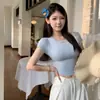 Camiseta clásica de seis colores, buen ajuste, para chica popular, simple, que muestra la cintura, de manga corta, hombro normal, para mujer, top de verano ajustado 26029