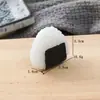 Llavero de Sushi Comida Simulada Llavero de Bola de Arroz Triangular Colgante de Bolsa de Arroz con Huevas de Pescado y Algas Estilo Japonés