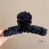 Presilha de cabelo de pelúcia em formato de peixe para outono e inverno para mulheres, luxo leve e toque de alta qualidade, tamanho grande para cabelos grossos, acessório de cabelo versátil tipo pinça de tubarão