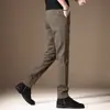 Calça Casual Nova Masculina Primavera e Outono Itália 2026 Slim Fit de Alta Qualidade com Stretch Reta Cáqui Social