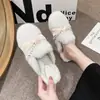 Chinelos planos, modernos e fofos para mulheres, estilo saia de pérolas, design novo elegante e estiloso, adequados para usar ao ar livre, perfeitos para outono e inverno, com design de bico fechado