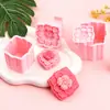 Moldes de bolo da lua da série flor, apresentando formas de flor realistas em vários tamanhos, são ferramentas tridimensionais para confeitaria e panificação prensadas à mão.
