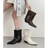 Botines de moda de punta con tacón grueso para mujer, estilo de verano para personas menudas, diseño marrón con atractivo de nicho, botines vaqueros occidentales de tacón medio