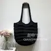Bolso Pequeño de Lana Tejida Otoño e Invierno para Mujer 2025 Nuevo Estilo Coreano Bolso Tejido a Mano Bolso de Mano de Nicho para el Trabajo y el Viaje